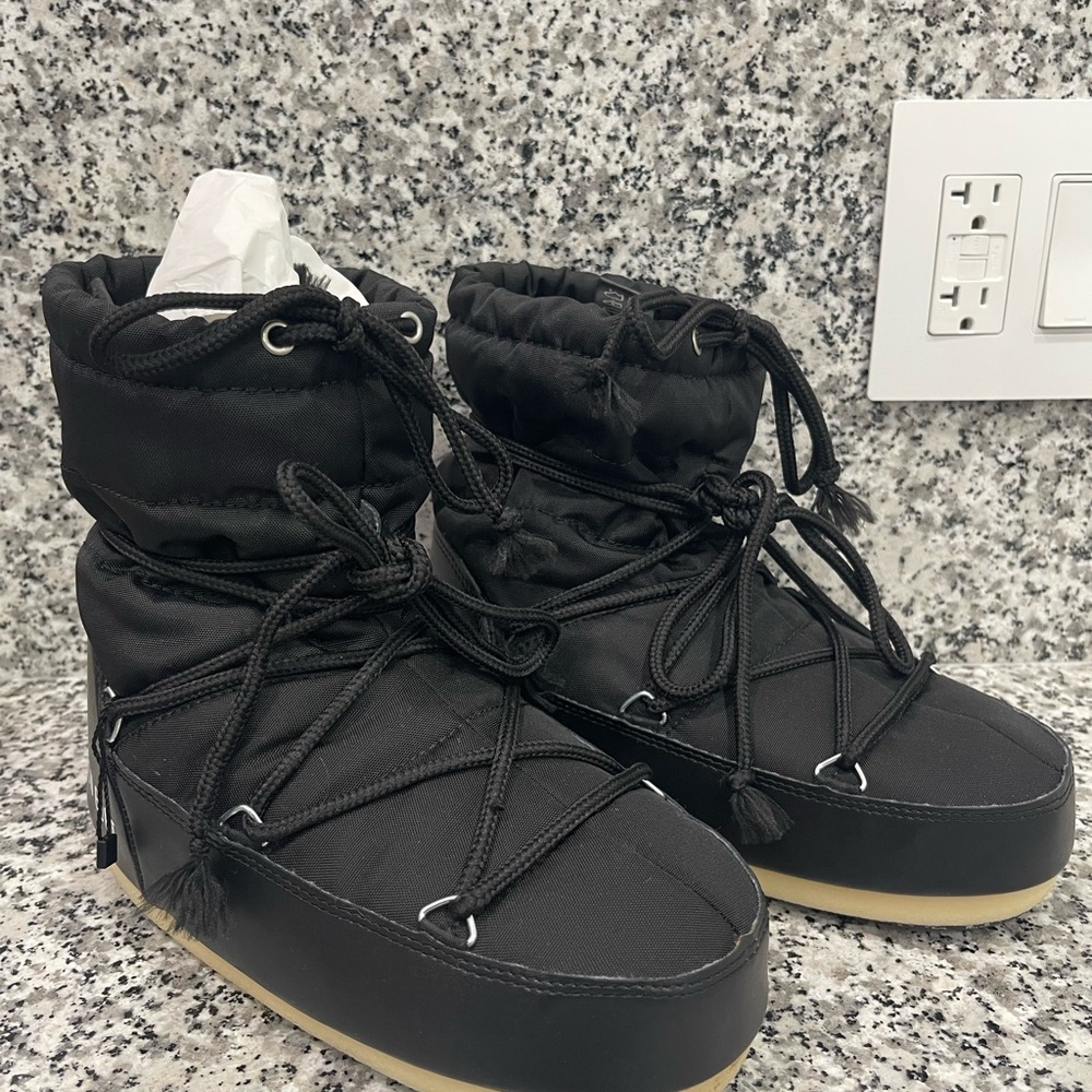 Black Winter Boot - Picture 2 of 8